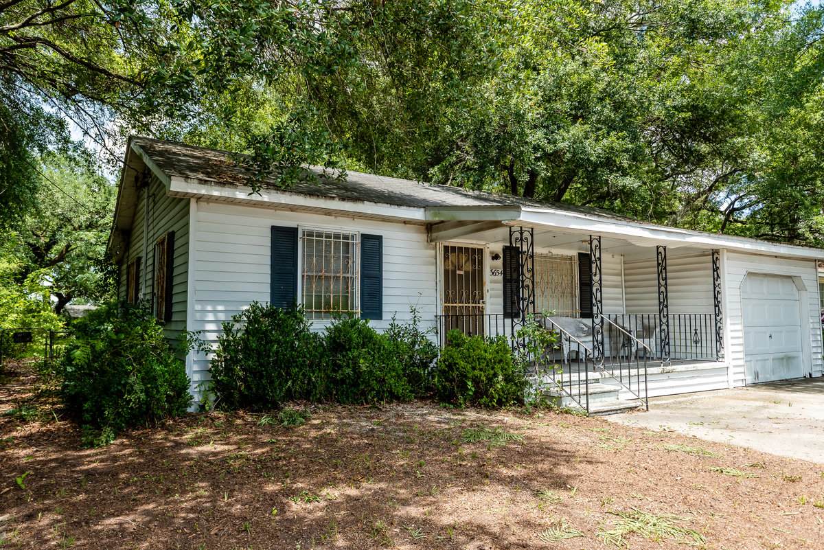 3654 Montague Ave - Photo 1