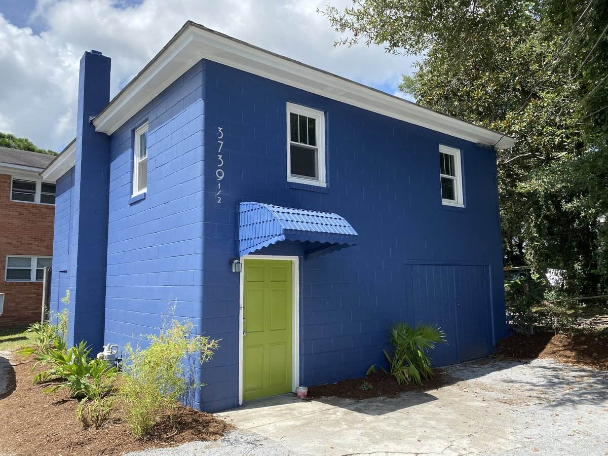3733 St. Johns - Photo 1