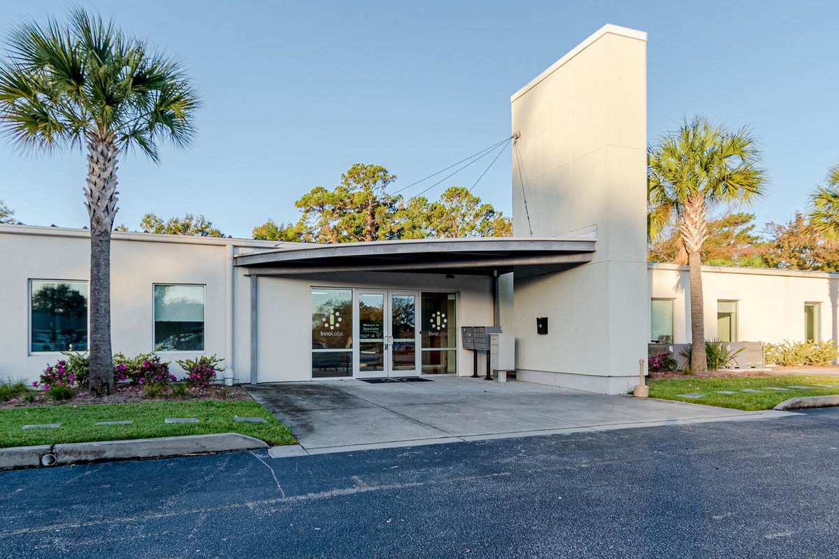 1007 Johnnie Dodds Blvd - Photo 1