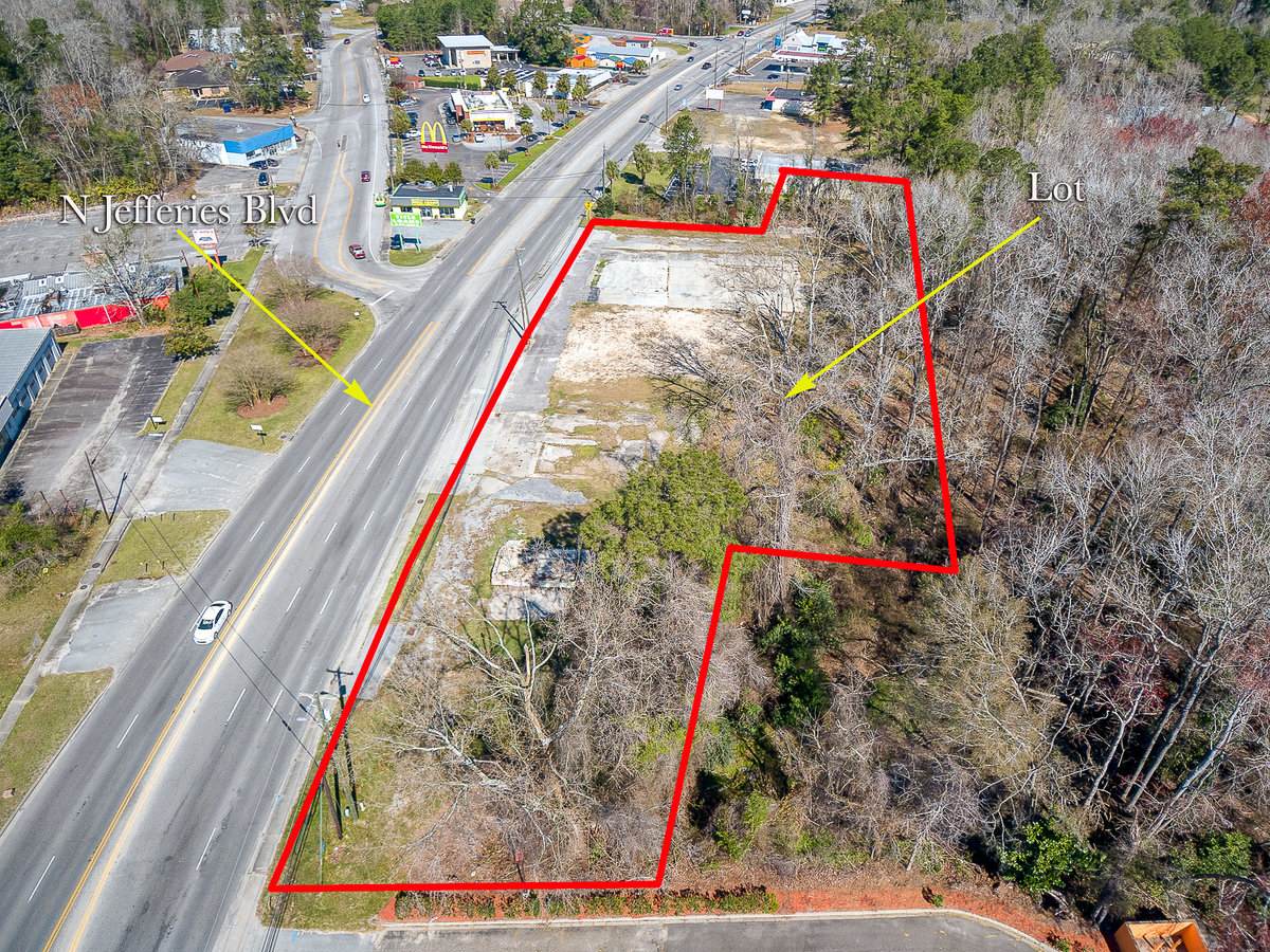 702,714,720 Jefferies Blvd - Photo 1