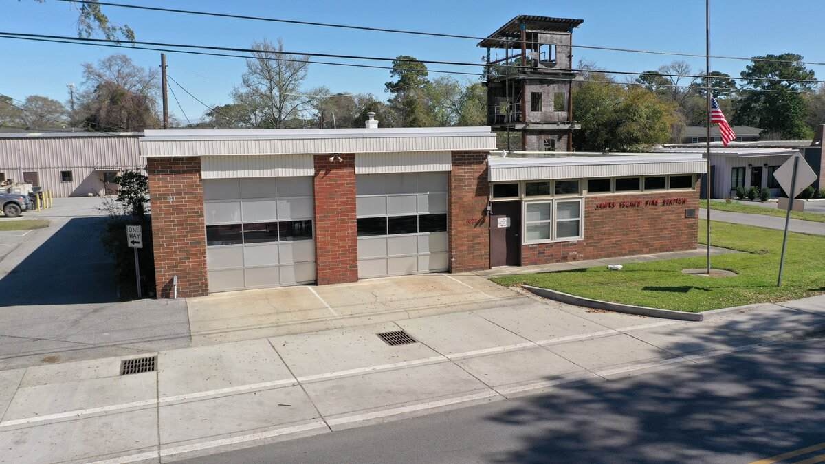 1622 Camp Rd - Photo 1