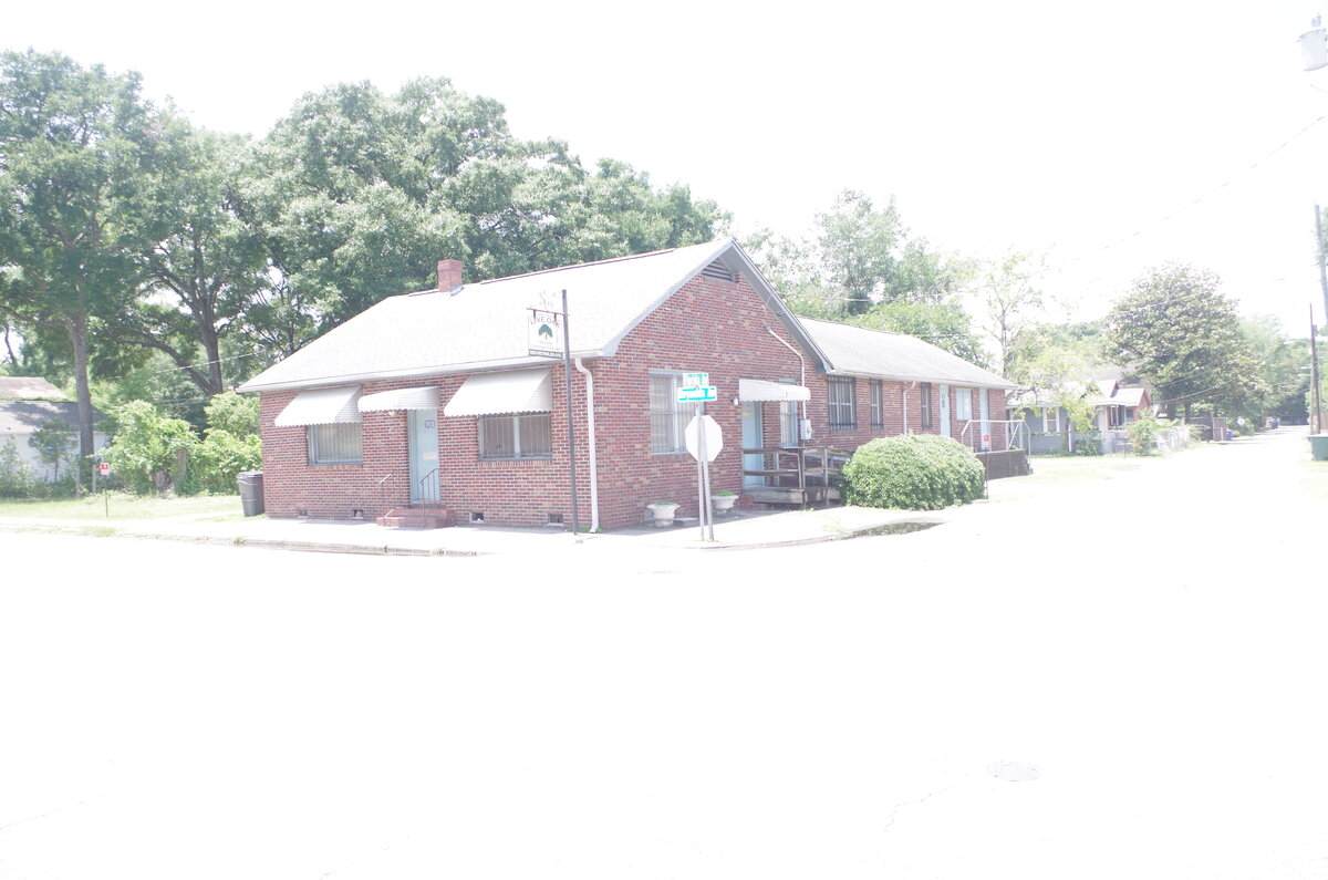 1920 Reynolds Ave - Photo 1