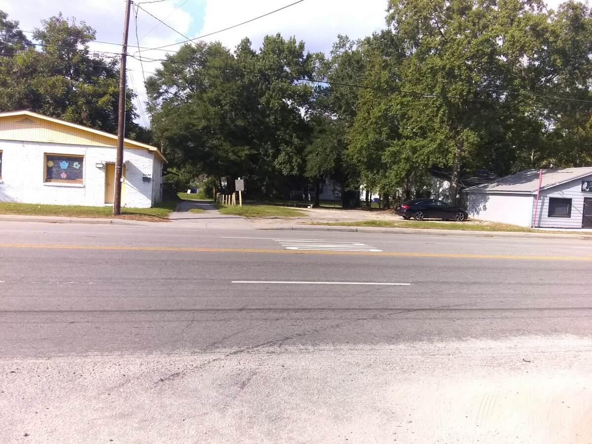 2911 Alabama Dr - Photo 1