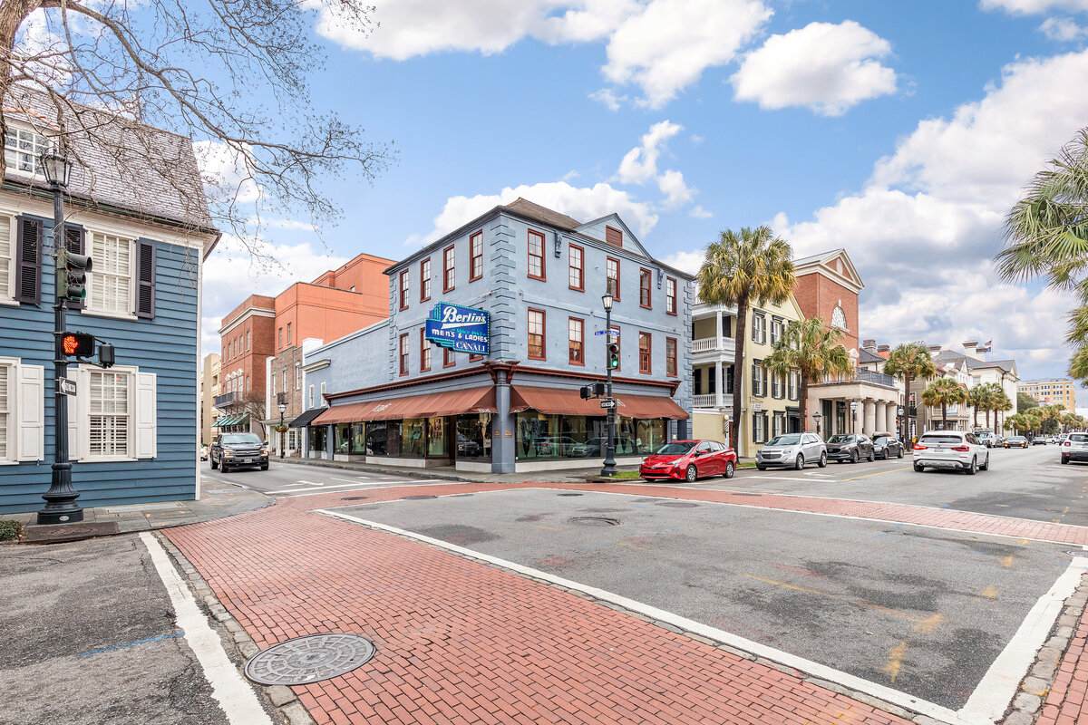 104 Broad St - Photo 1