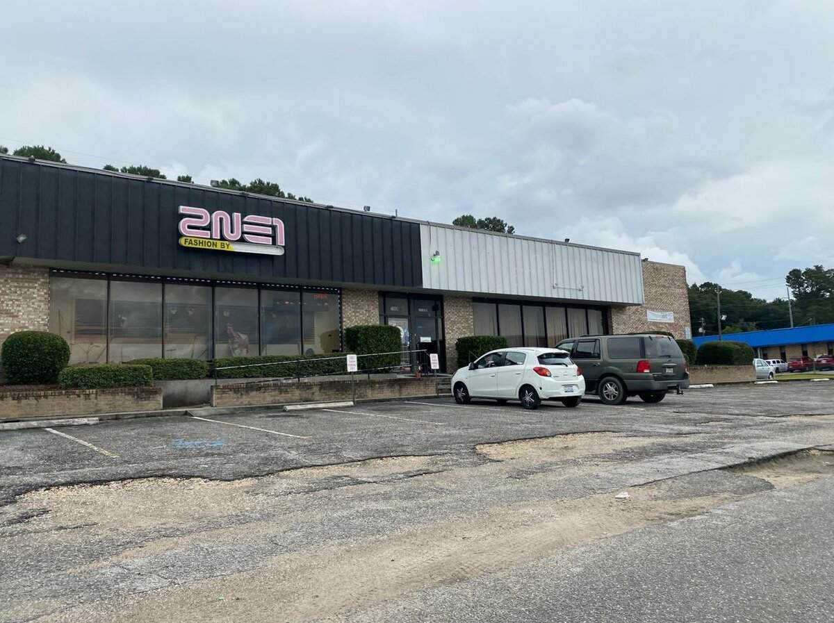 2060 Harley St - Photo 1