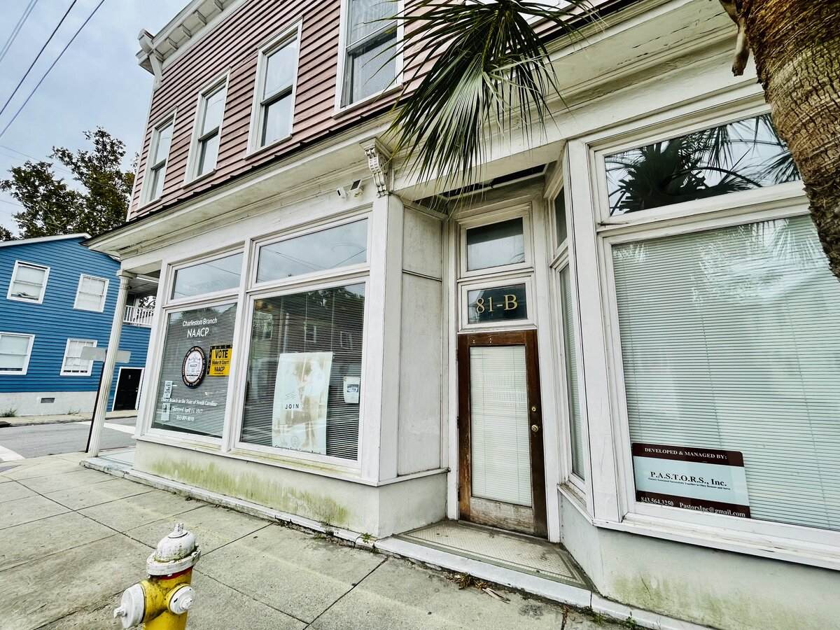 81 Columbus - Photo 1