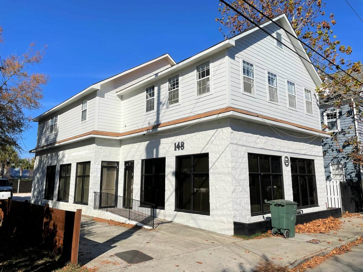 148 Line St - Photo 1