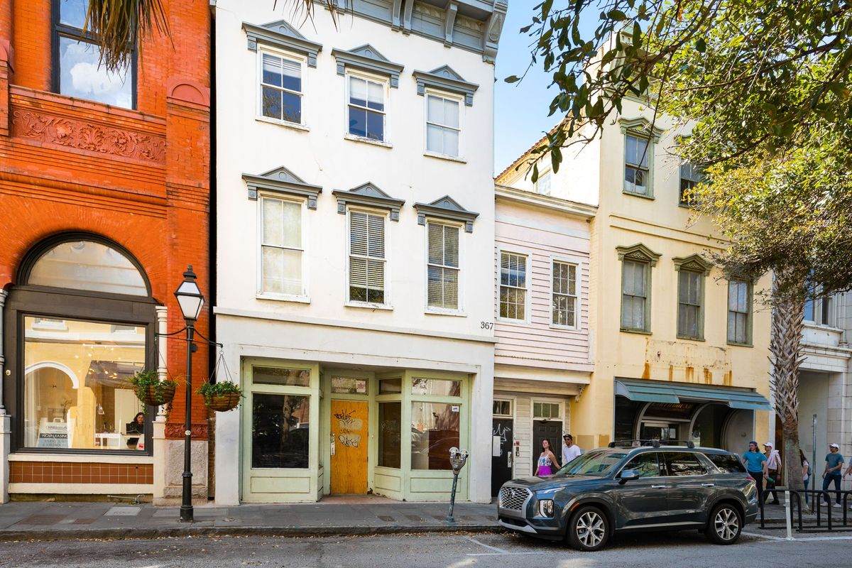 367 King St - Photo 1