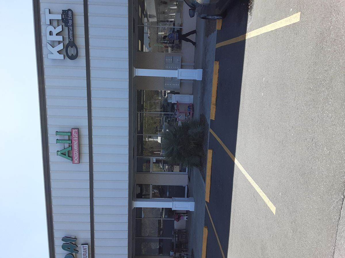 1035 Johnnie Dodds Blvd - Photo 1