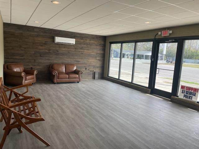 112 Parler Ave - Photo 1