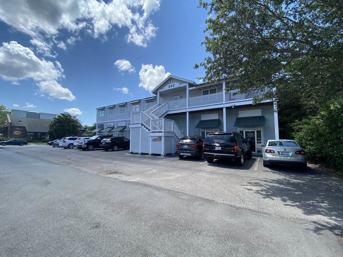 802 Coleman Blvd - Photo 1