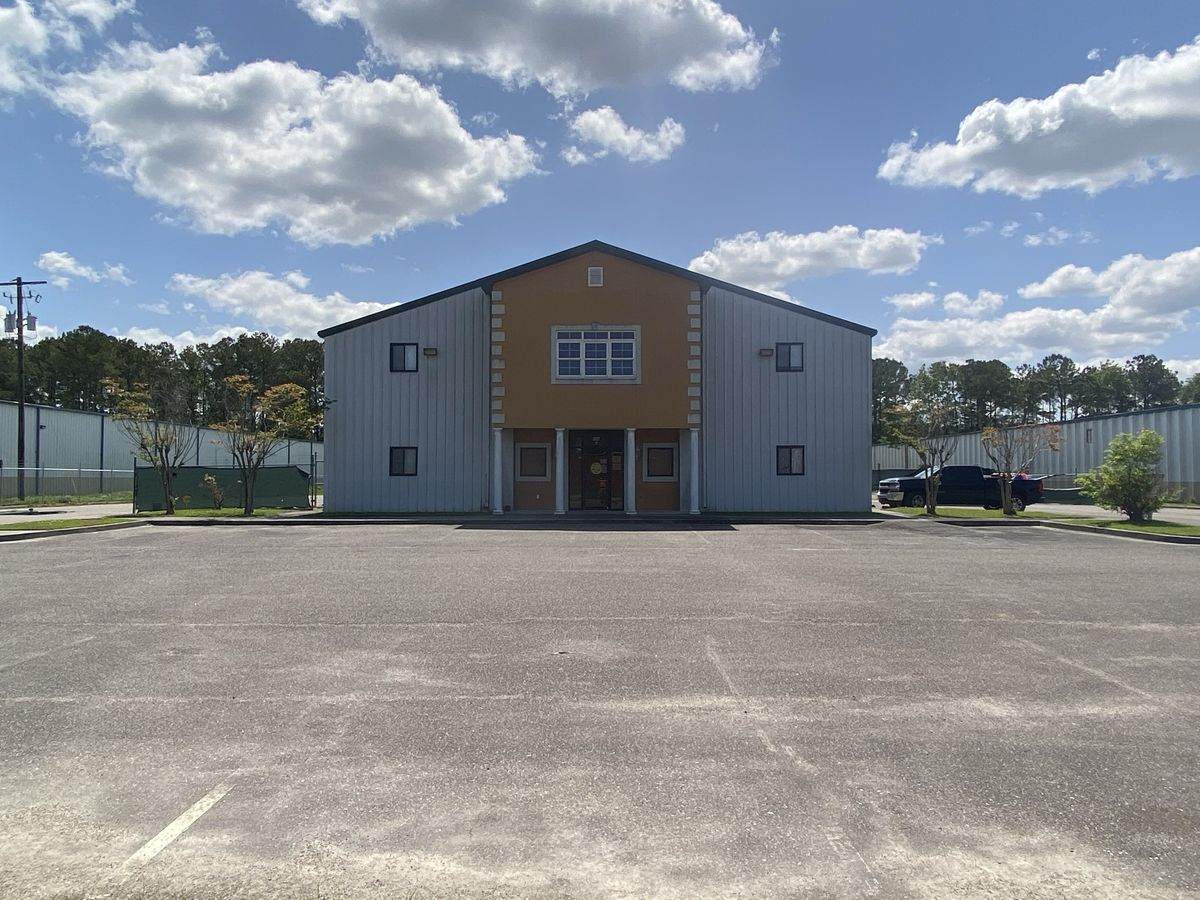 422 Industrial Drive - Photo 1