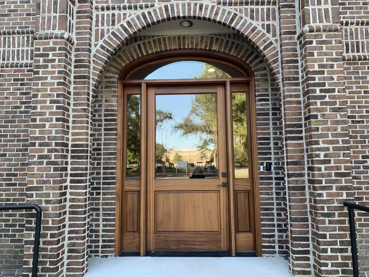 741 Johnnie Dodds Blvd. - Photo 1