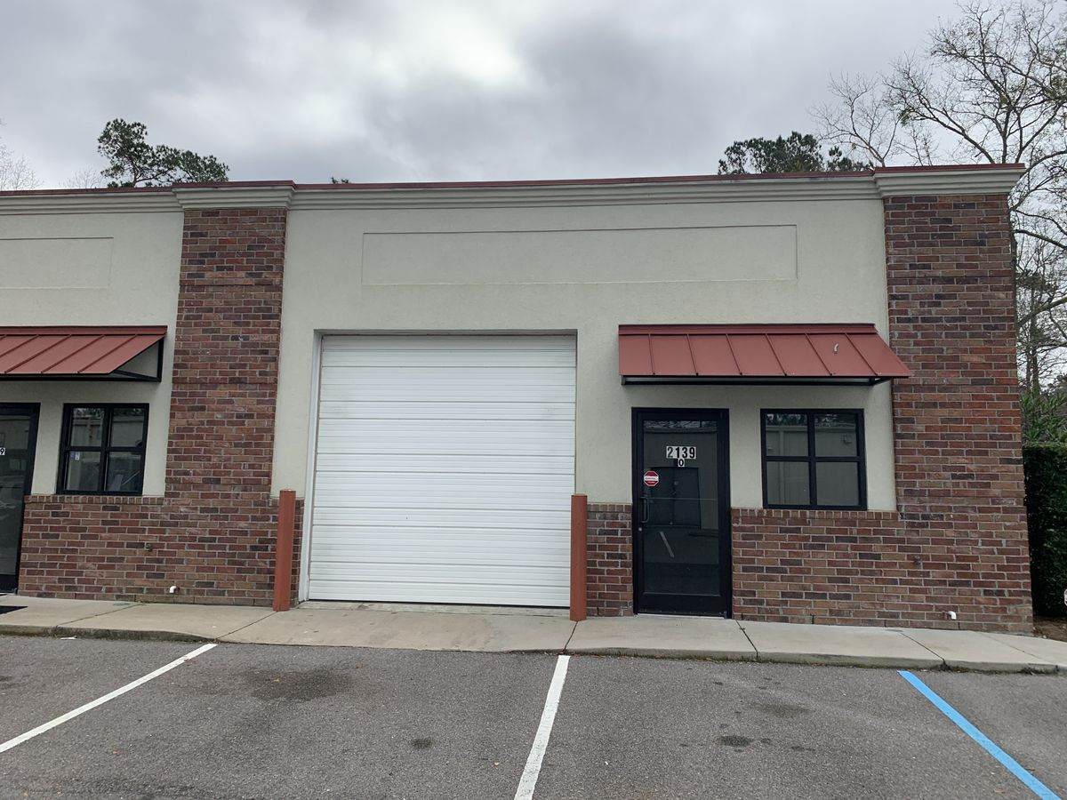 2143 Main St - Photo 1