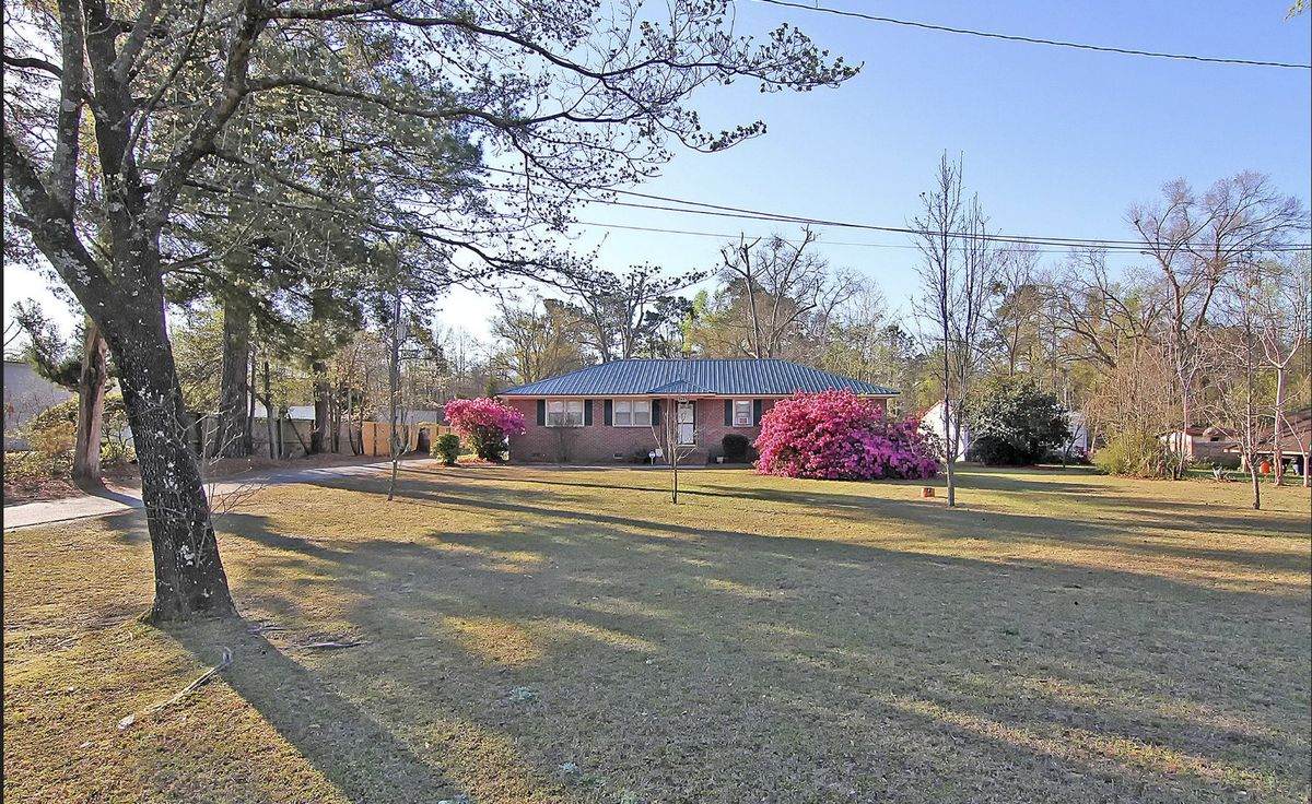 2133 Main St - Photo 1