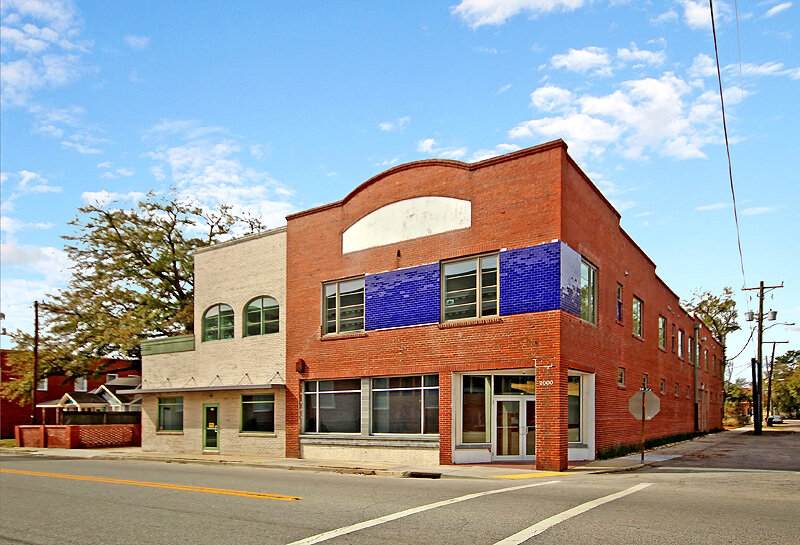 2000 Reynolds Ave - Photo 1