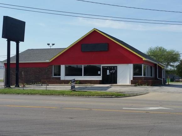 1590 Pershing Rd - Photo 1