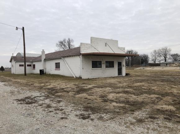 4414 Main St - Photo 1