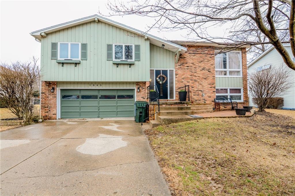 1845 Oakcrest - Photo 1