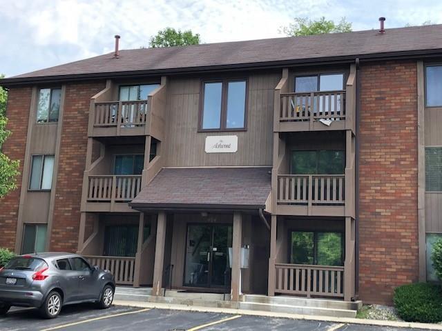 464 Woodside - Photo 1