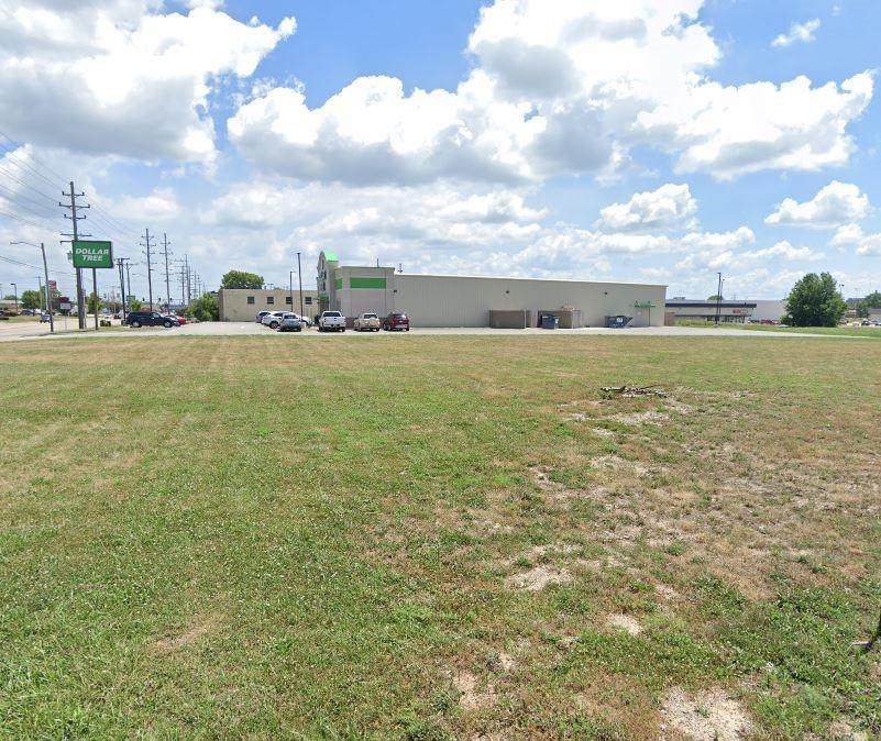 1215 Pershing Road - Photo 1
