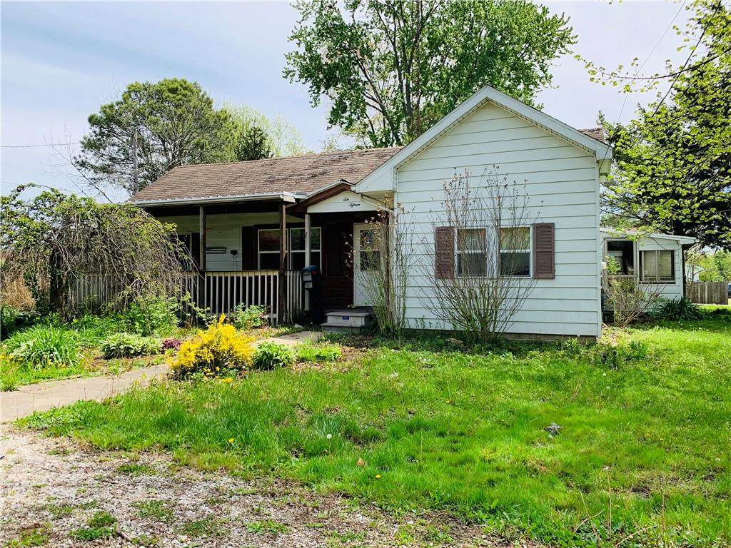 615 8th Street - Photo 1