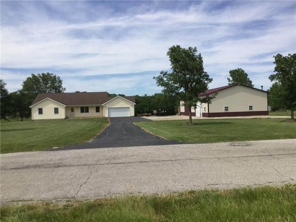 1460 Roberts Street - Photo 1