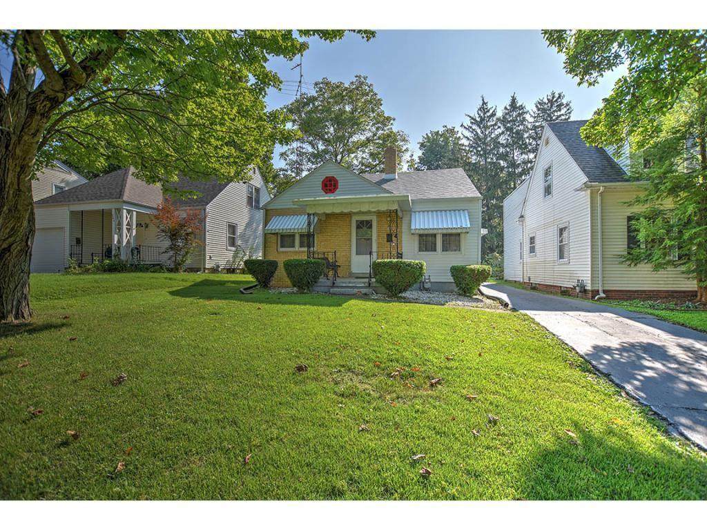 140 Victoria Avenue - Photo 1