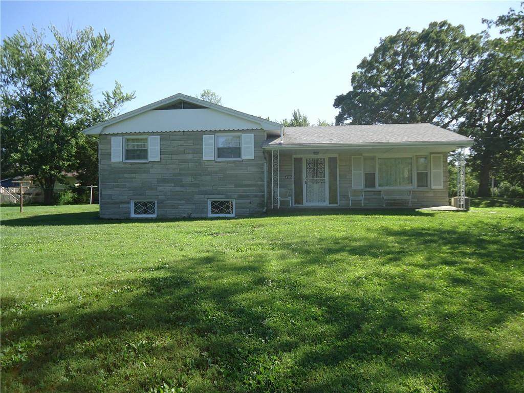 645 Sunset Drive - Photo 1