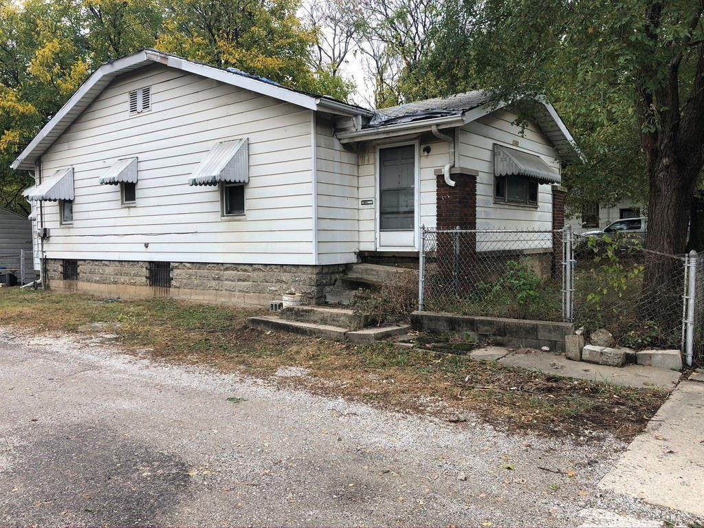 1340 Garfield Avenue - Photo 1
