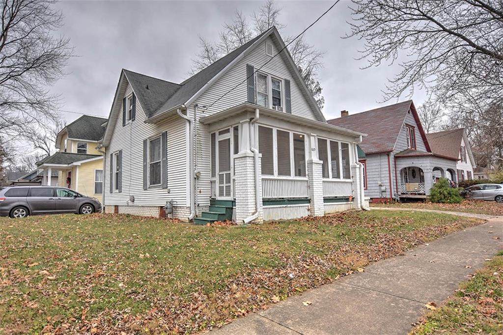 609 Forest Avenue - Photo 1