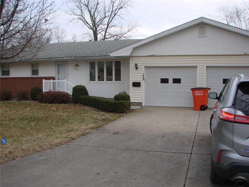 1004 Washington Street - Photo 1