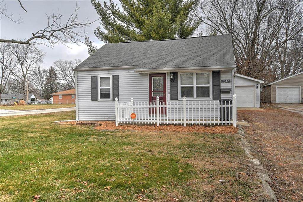 1670 Garfield Avenue - Photo 1