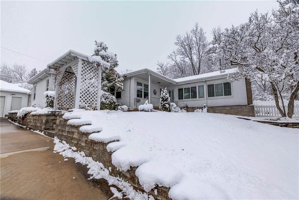 165 Court Manor Place - Photo 1