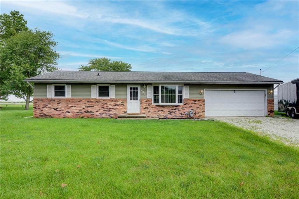 462 Debbie Court - Photo 1