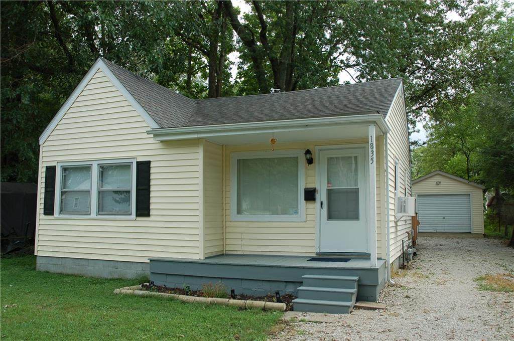 1835 Waggoner Street - Photo 1