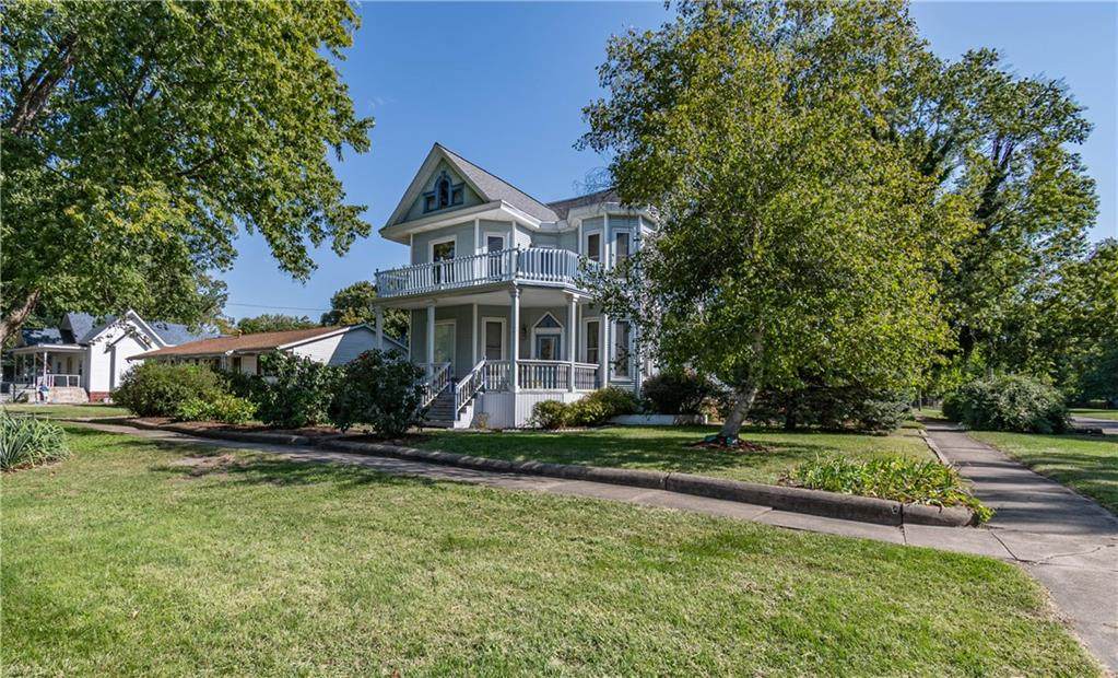 302 Madison Street - Photo 1