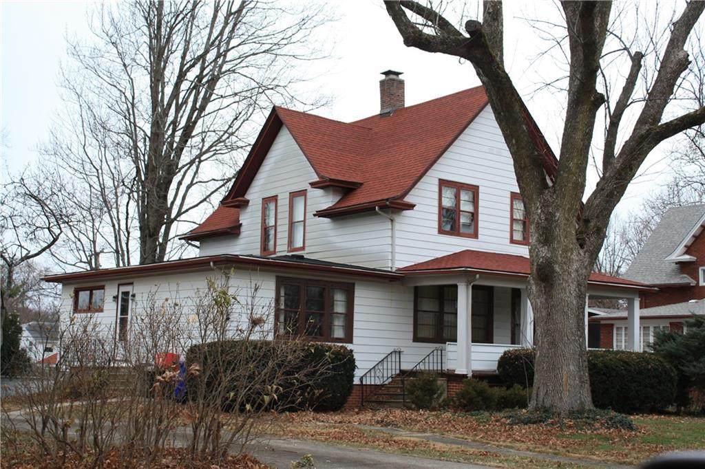 155 Oakcrest Avenue - Photo 1