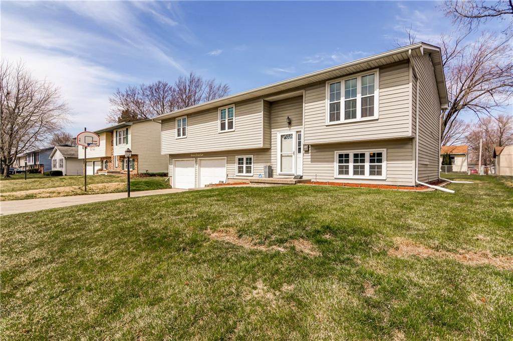 1628 Winnetka Avenue - Photo 1
