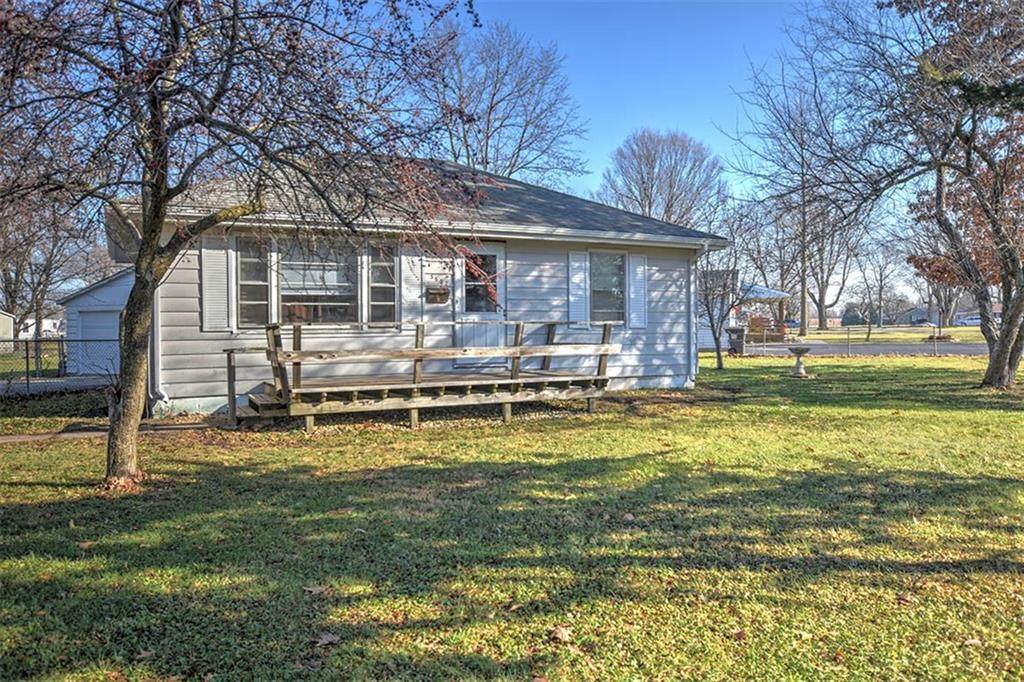 5582 Lindale Drive - Photo 1