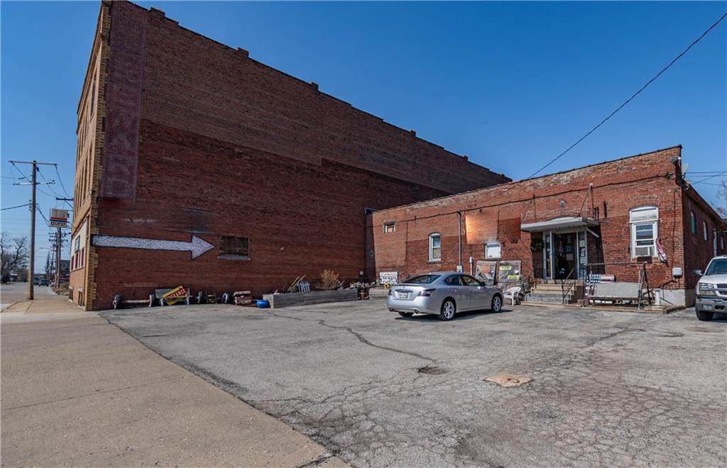 700 Cerro Gordo Street - Photo 1