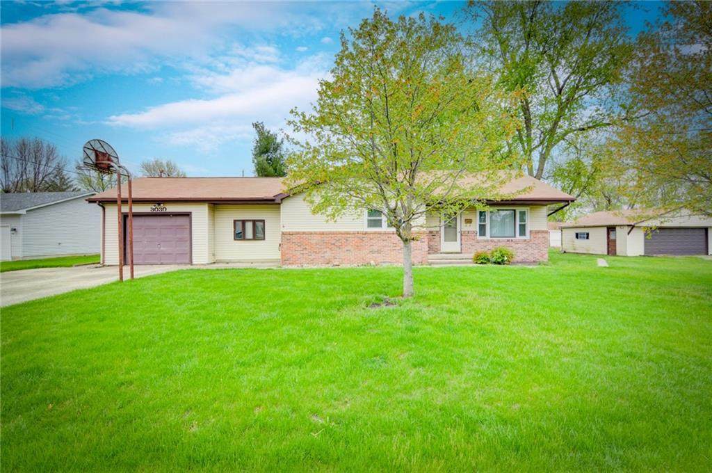 3030 Sherwood Drive - Photo 1