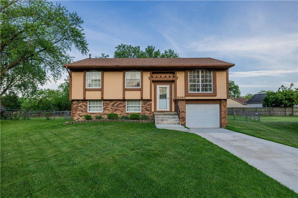 2492 Fontaine Drive - Photo 1