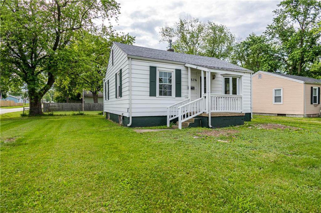 576 Moffet Avenue - Photo 1