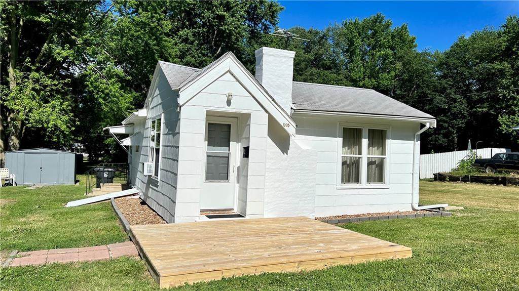 1905 35th Street - Photo 1