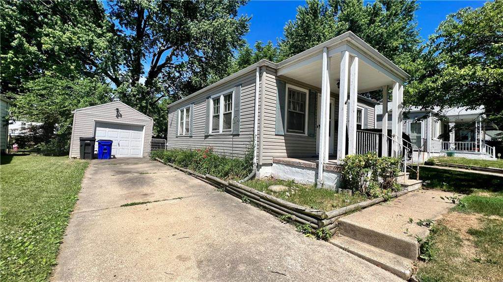 955 Park Place - Photo 1