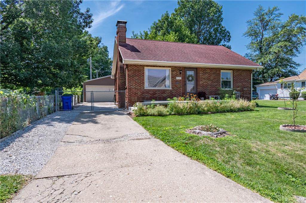 2045 Center Street - Photo 1