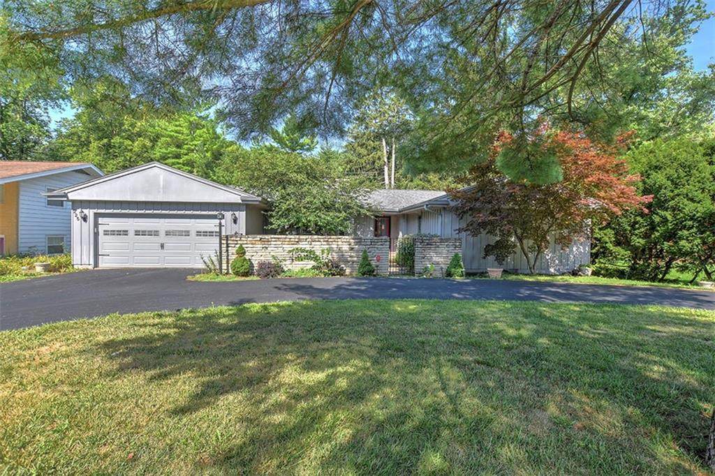 225 Dennis Avenue - Photo 1