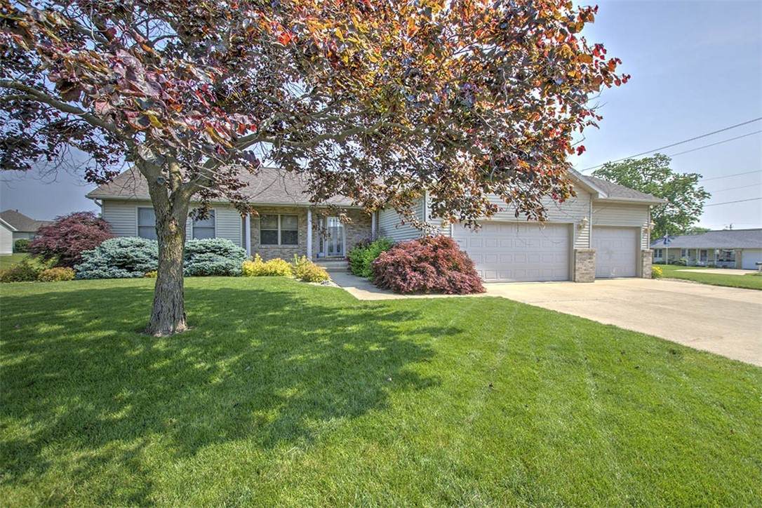 1310 Country Lane - Photo 1