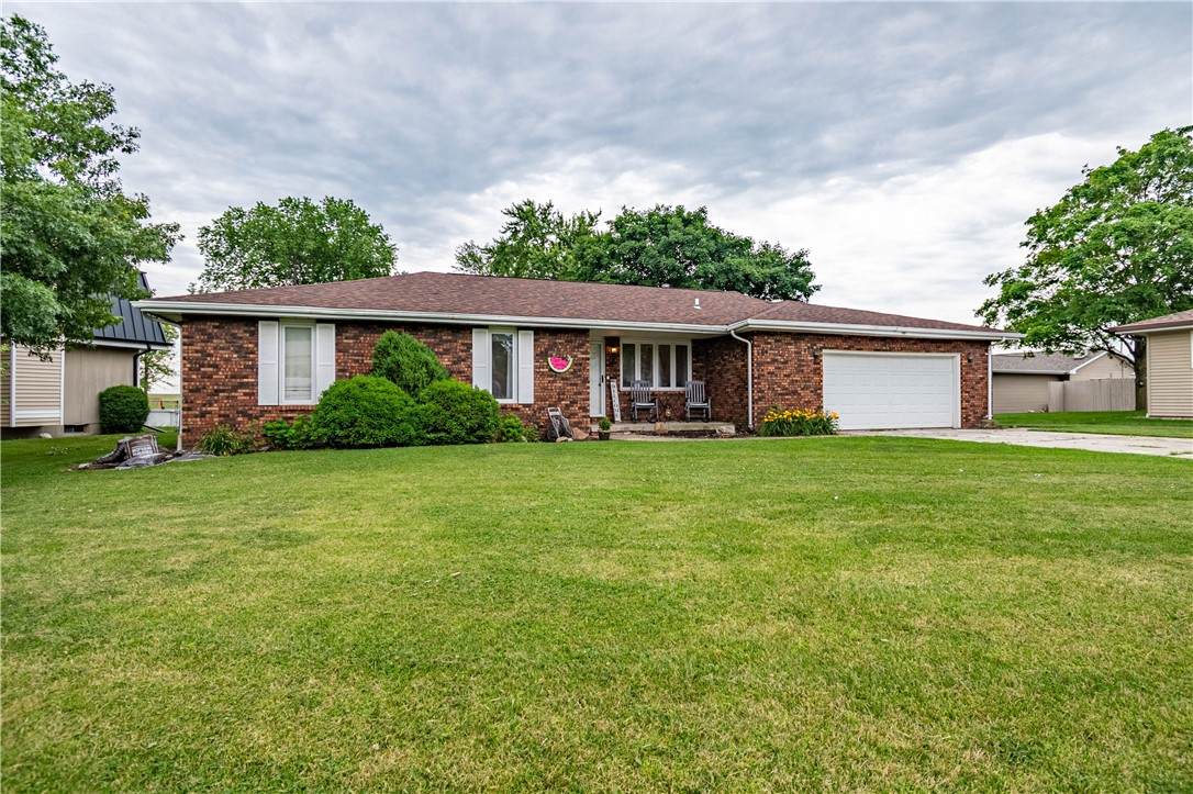 685 Main Street - Photo 1